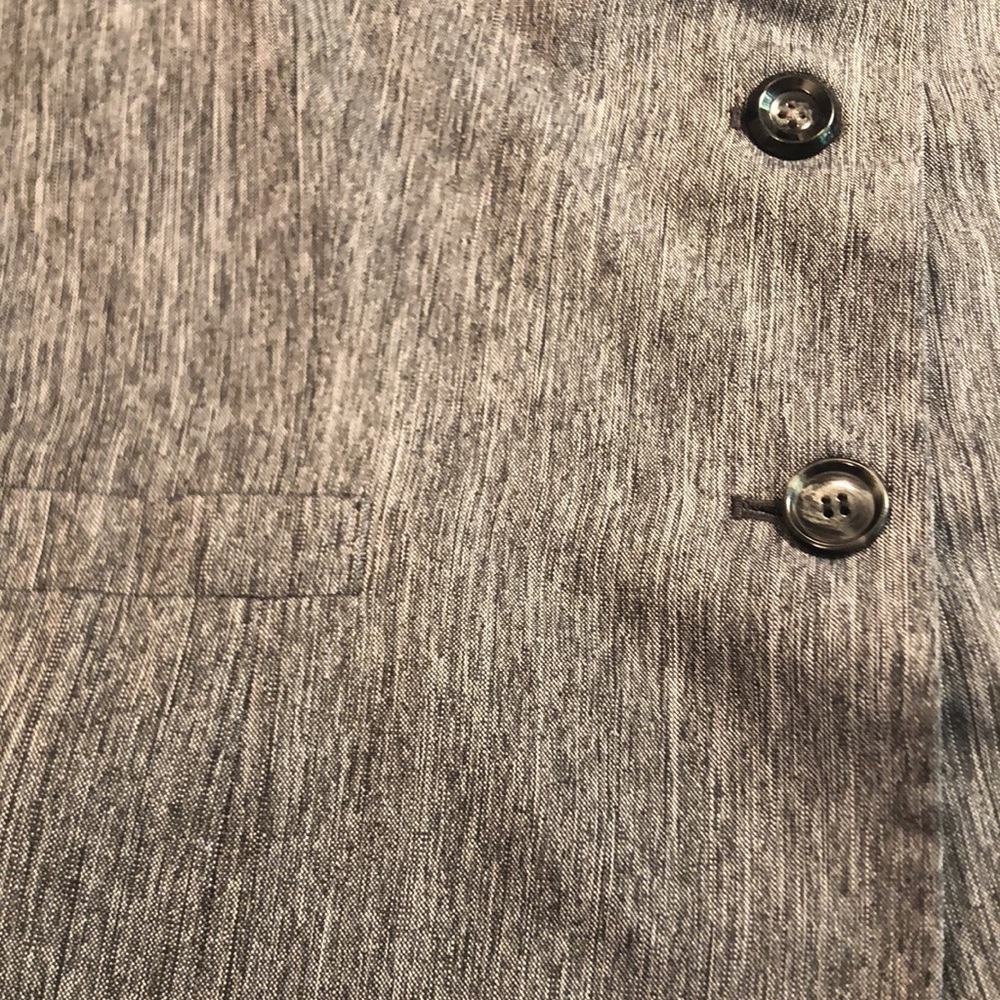 EMILY 18 W BLAZER JACKET GRAY Pit to Pit 23 1/2" Preworn top button is uneven - Picture 11 of 12